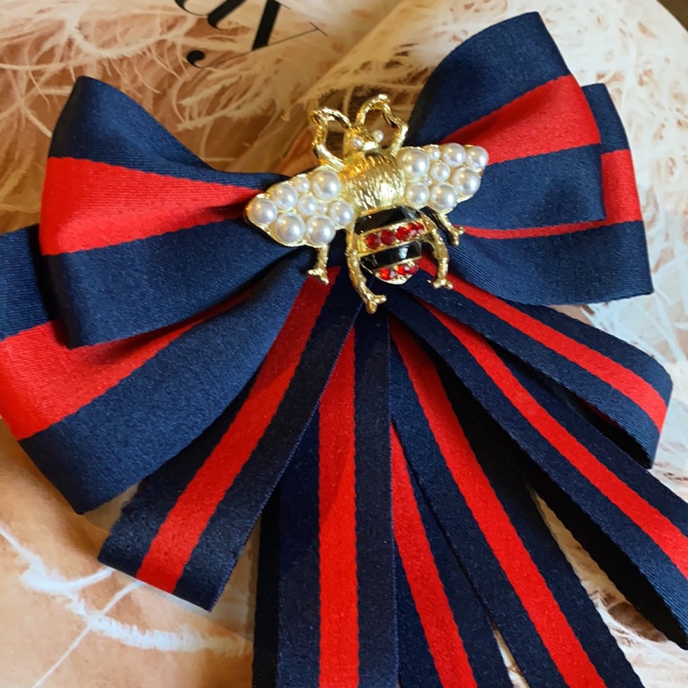 Beautiful Bee Brooch/Pin - Picture 7 of 7